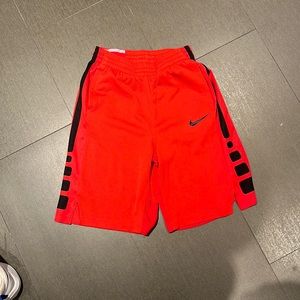 Nike elite boys basketball shorts. Size XL.